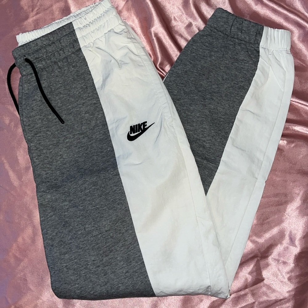 Nike Windbreaker Sweats